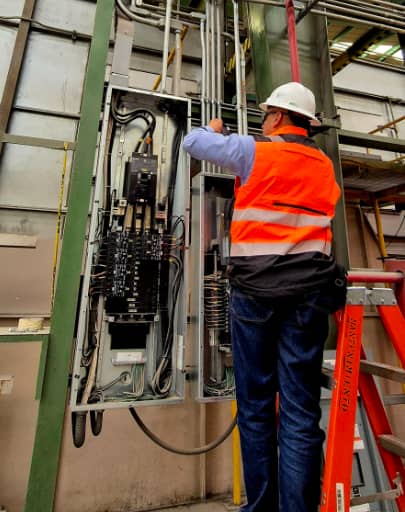 Seguridad En Sus Instalaciones Eléctricas Y Personal Capacitado.